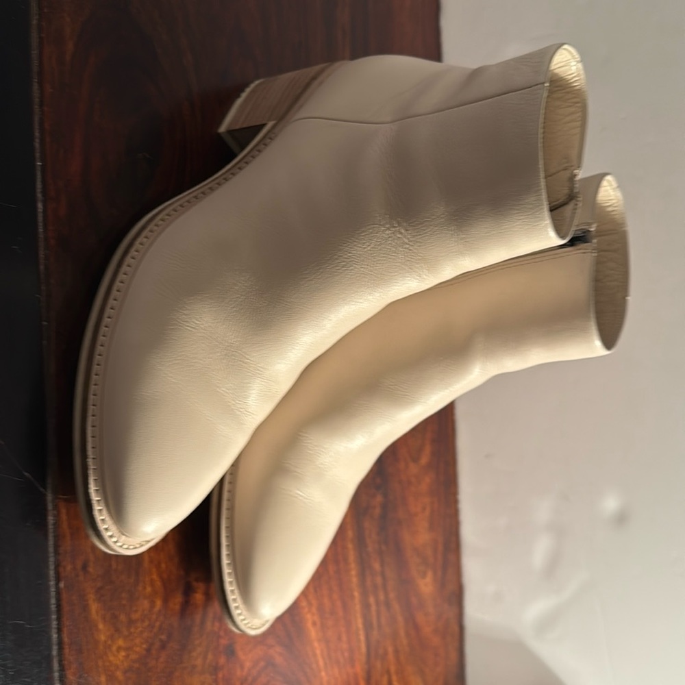 Ecco ankles boots